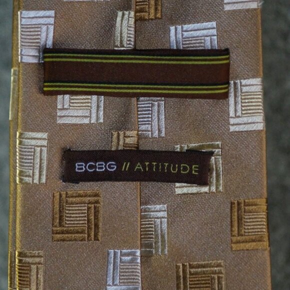 BCBG Attitude Tie Brown Beige Geometric Square Pattern Silk Blend Menswear - Picture 2 of 2